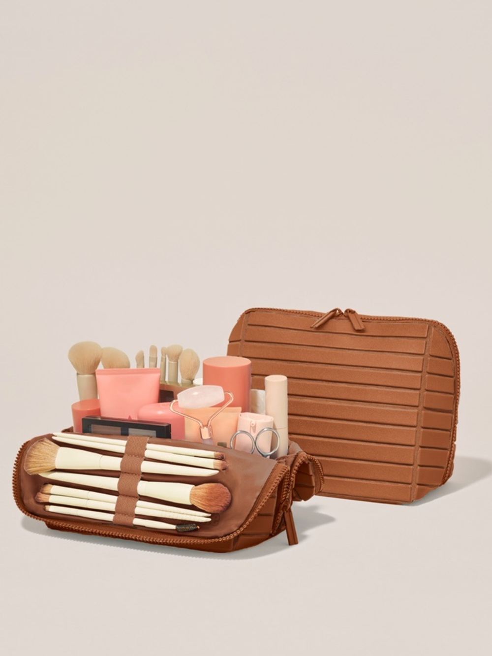 Parallelle The Vicuna Traveller Makeup Bag Brown Size Medium NEW WITH TAGS - Picture 8 of 10